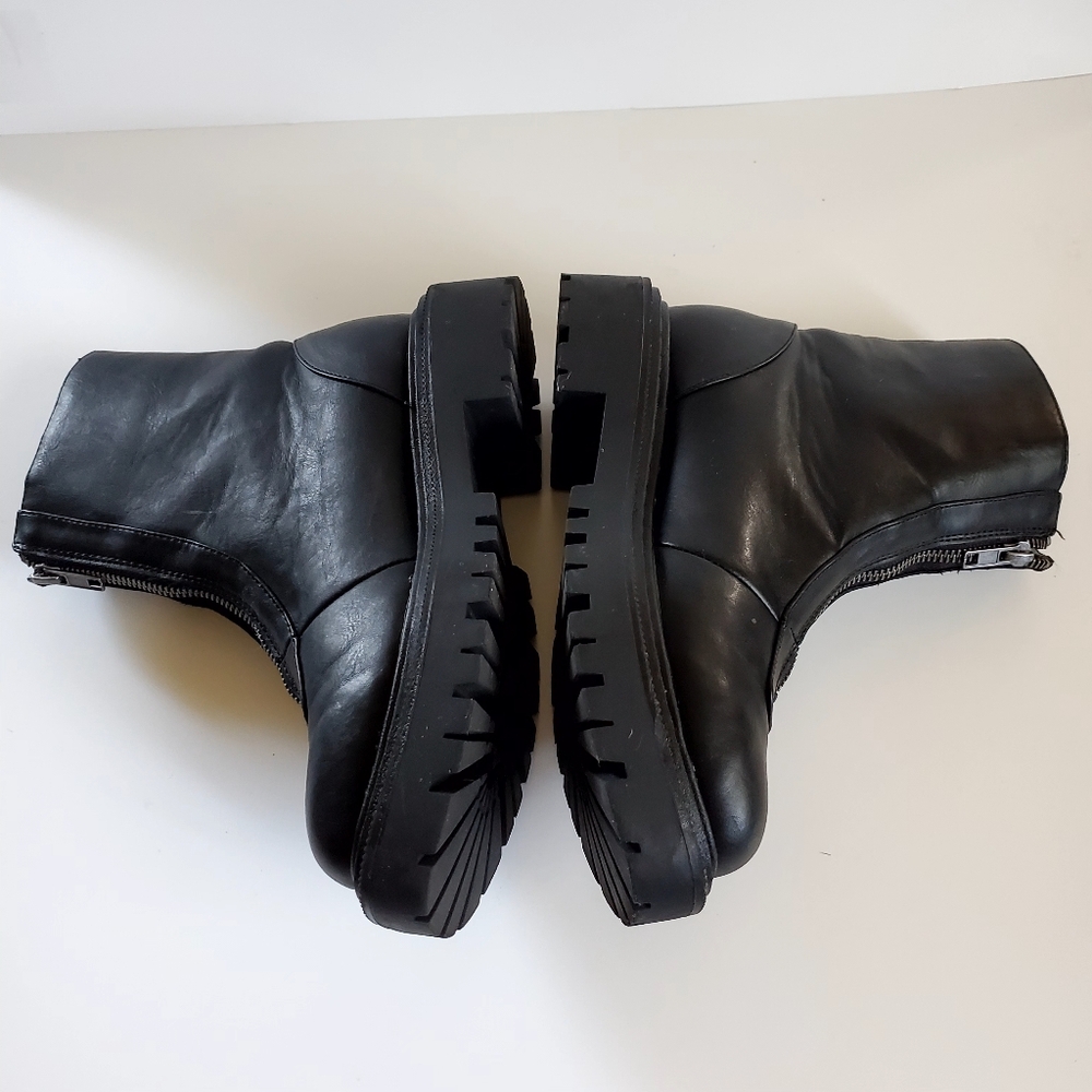 American Eagle Outfitters Black Combat Boots with Rugged Sole Size 6.5 - Picture 3 of 8